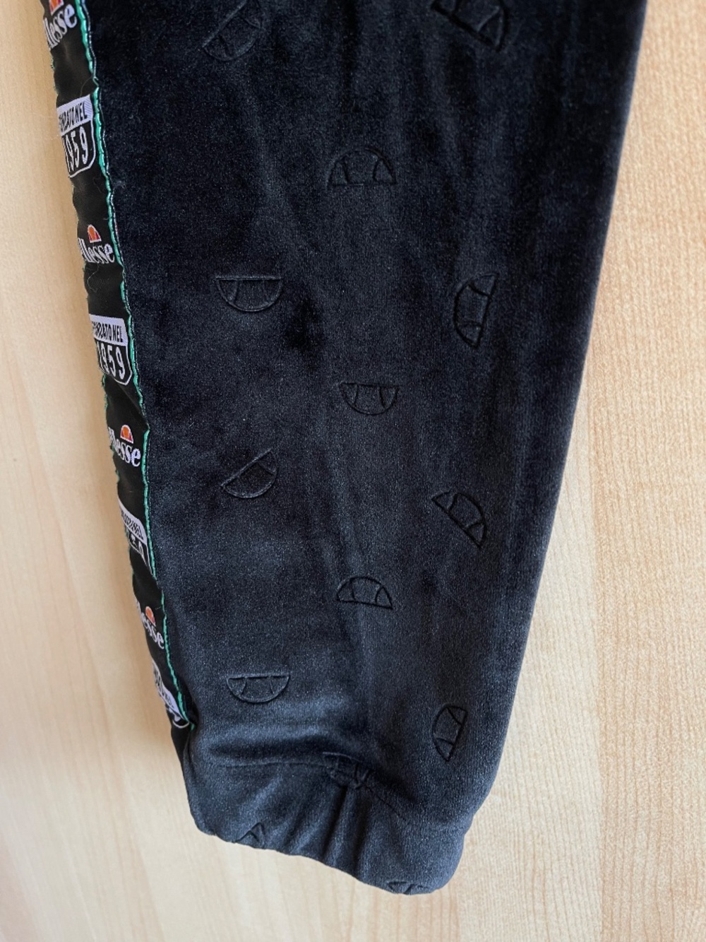 Rare Ellesse Black Velour Track Pants with Logo Patch Y2K - Picture 4 of 10